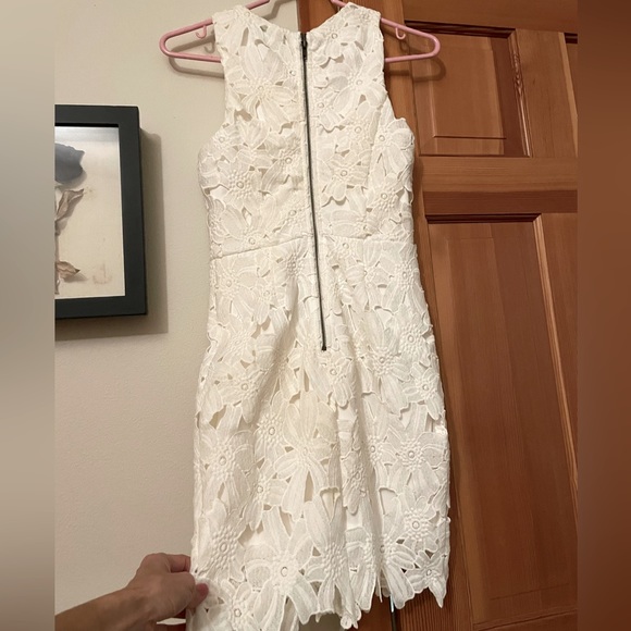 Nwt ASTR white lace fitted shift size xs - Picture 2 of 4